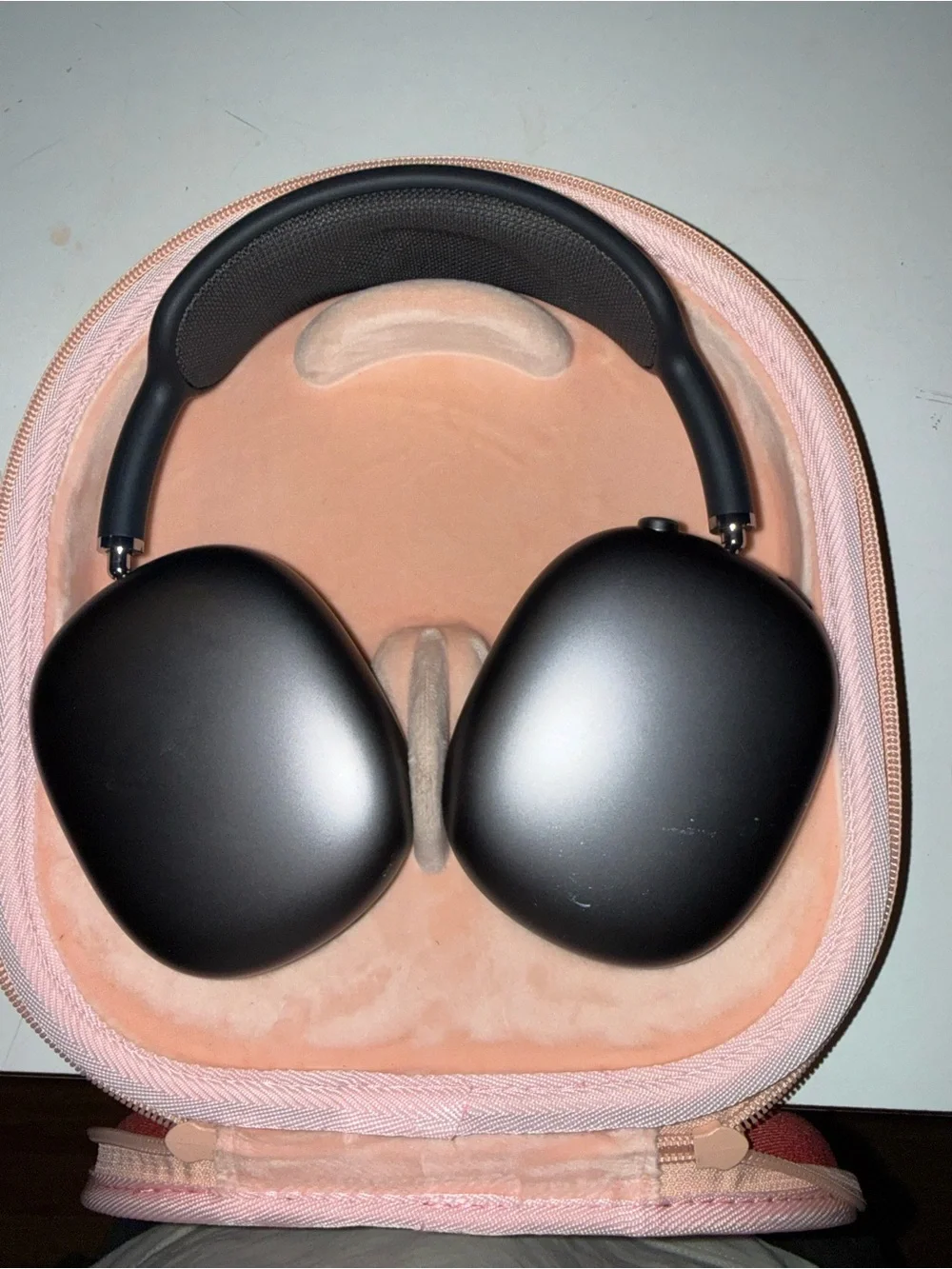 Apple AirPods Max Wireless Over-Ear Headphones Space Gray A2096 with Case.